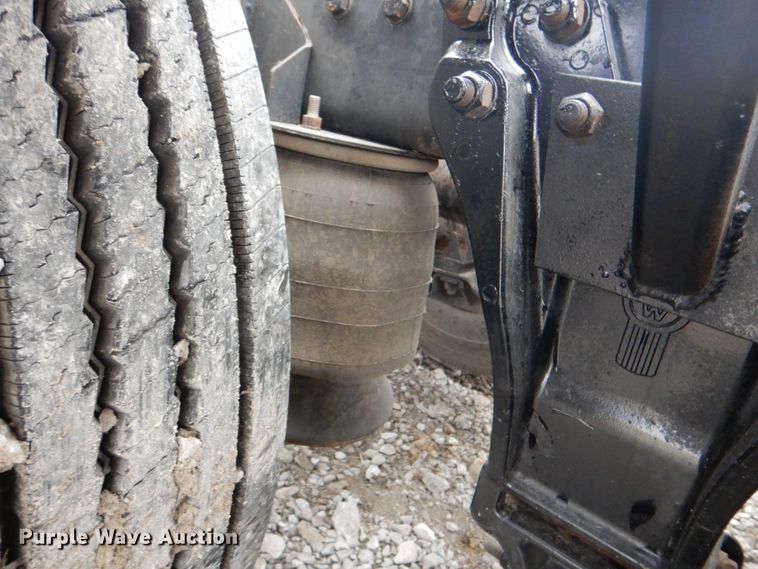 image for item HX9182 2002 Kenworth T800  semi truck