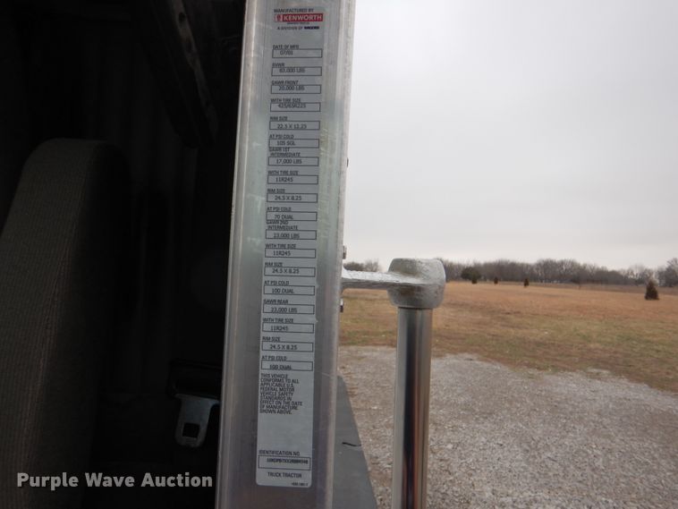 image for item HX9182 2002 Kenworth T800  semi truck