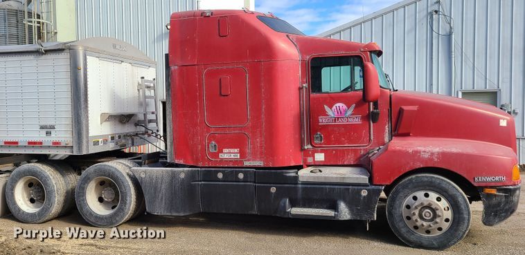 image for item IA9296 1997 Kenworth T600  semi truck