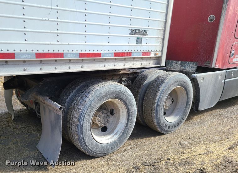 image for item IA9296 1997 Kenworth T600  semi truck