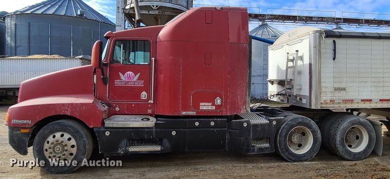 image for item IA9296 1997 Kenworth T600  semi truck