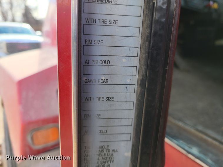 image for item IA9296 1997 Kenworth T600  semi truck