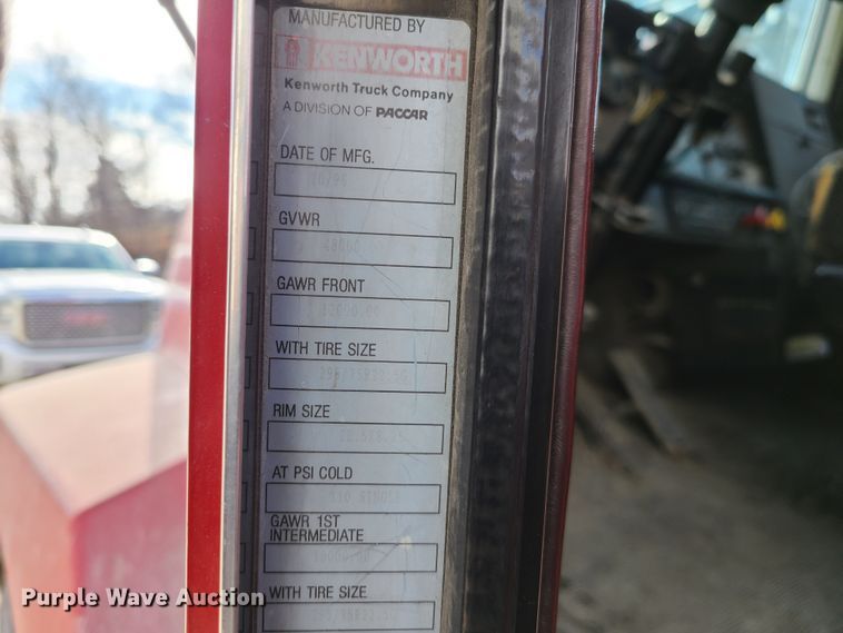 image for item IA9296 1997 Kenworth T600  semi truck