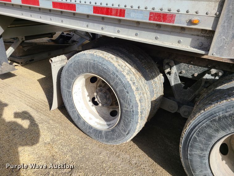 image for item IA9296 1997 Kenworth T600  semi truck