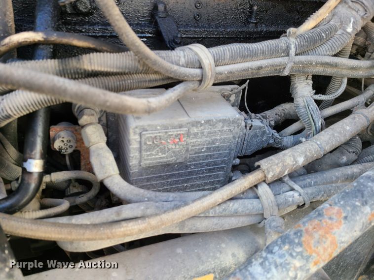 image for item IA9296 1997 Kenworth T600  semi truck