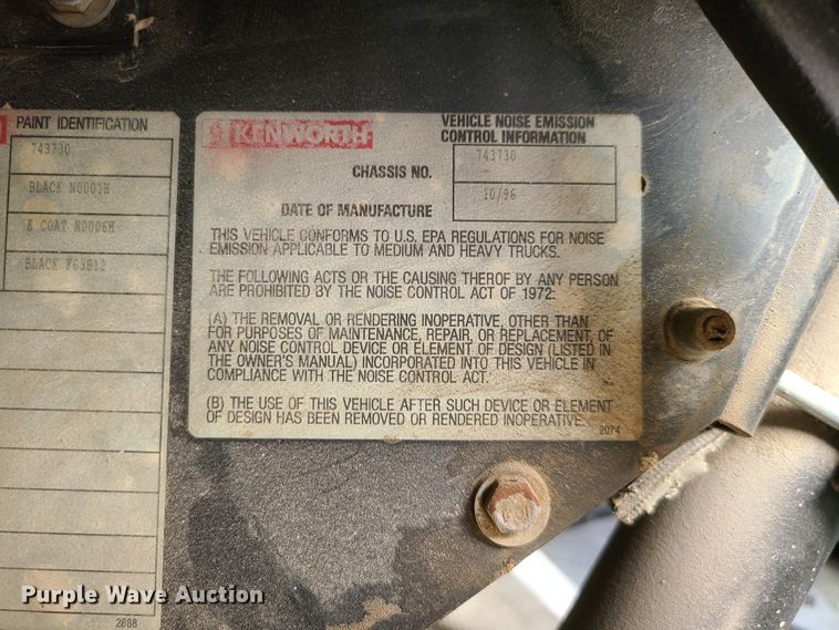 image for item IA9296 1997 Kenworth T600  semi truck