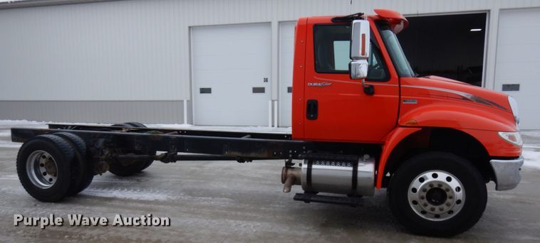 image for item IA9493 2012 International DuraStar 4400  truck cab and chassis