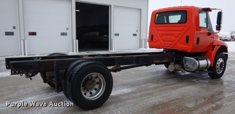 image for item IA9493 2012 International DuraStar 4400  truck cab and chassis