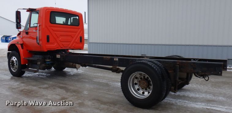 image for item IA9493 2012 International DuraStar 4400  truck cab and chassis