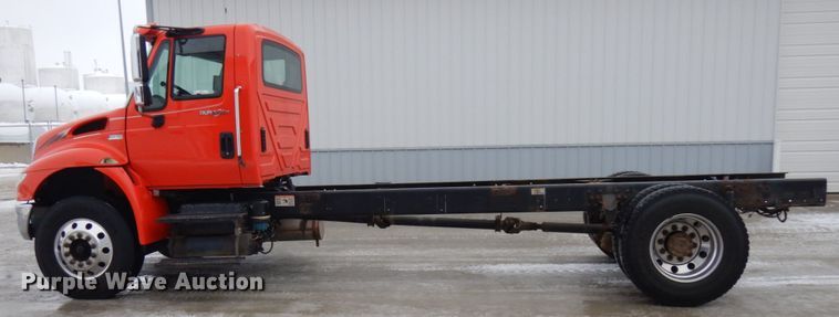 image for item IA9493 2012 International DuraStar 4400  truck cab and chassis