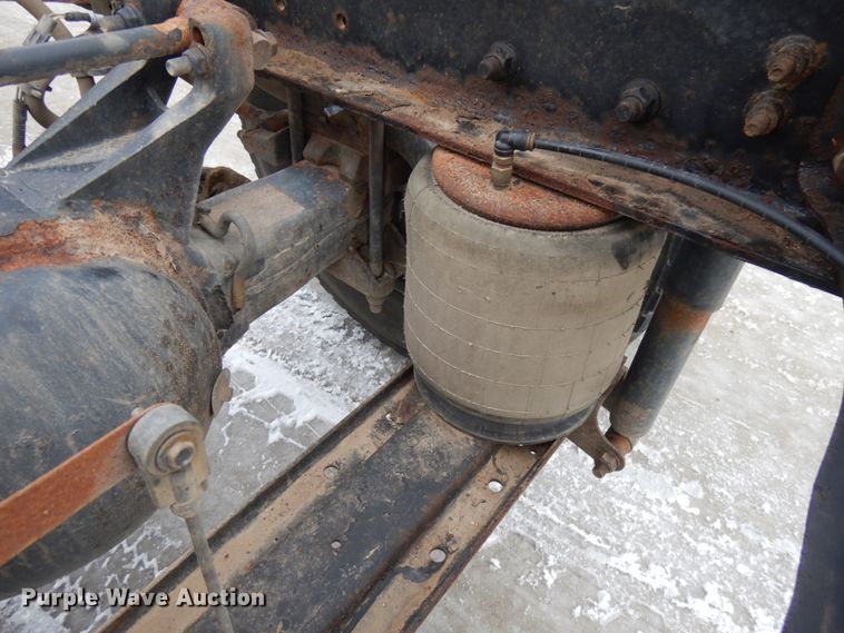 image for item IA9493 2012 International DuraStar 4400  truck cab and chassis