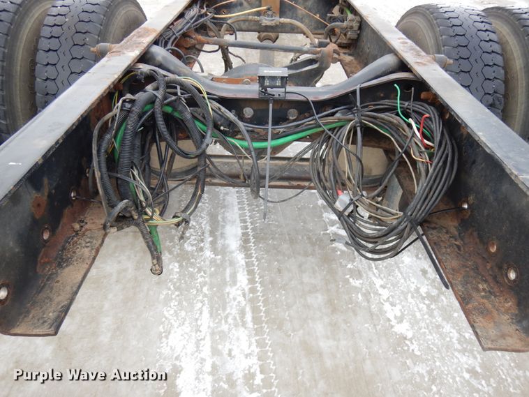 image for item IA9493 2012 International DuraStar 4400  truck cab and chassis