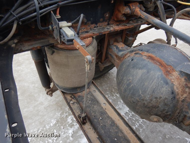 image for item IA9493 2012 International DuraStar 4400  truck cab and chassis