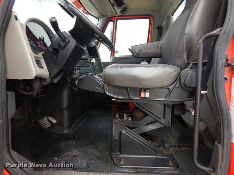 image for item IA9493 2012 International DuraStar 4400  truck cab and chassis