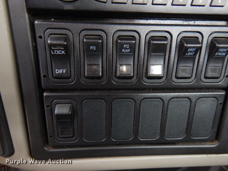 image for item IA9493 2012 International DuraStar 4400  truck cab and chassis