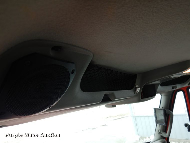 image for item IA9493 2012 International DuraStar 4400  truck cab and chassis