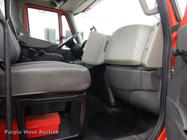 image for item IA9493 2012 International DuraStar 4400  truck cab and chassis