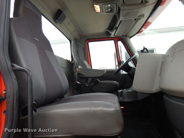 image for item IA9493 2012 International DuraStar 4400  truck cab and chassis