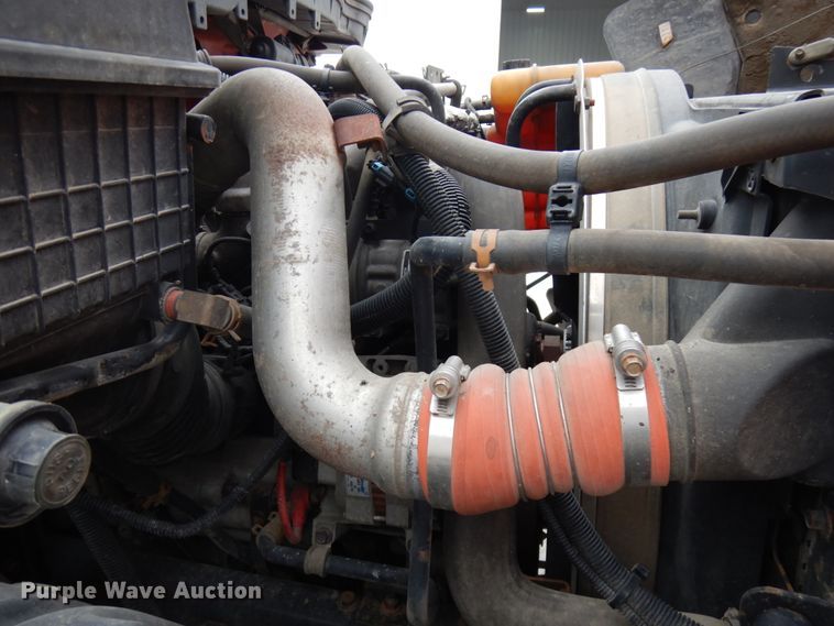 image for item IA9493 2012 International DuraStar 4400  truck cab and chassis