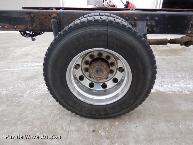 image for item IA9493 2012 International DuraStar 4400  truck cab and chassis