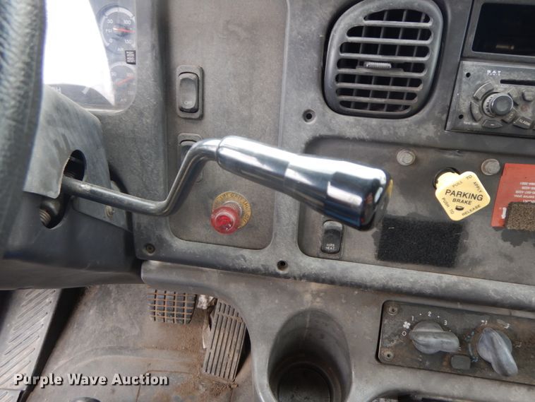 image for item IX9311 2007 Freightliner Business Class M2  box truck