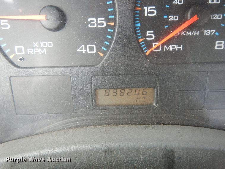 image for item IX9312 2007 International 8600  semi truck