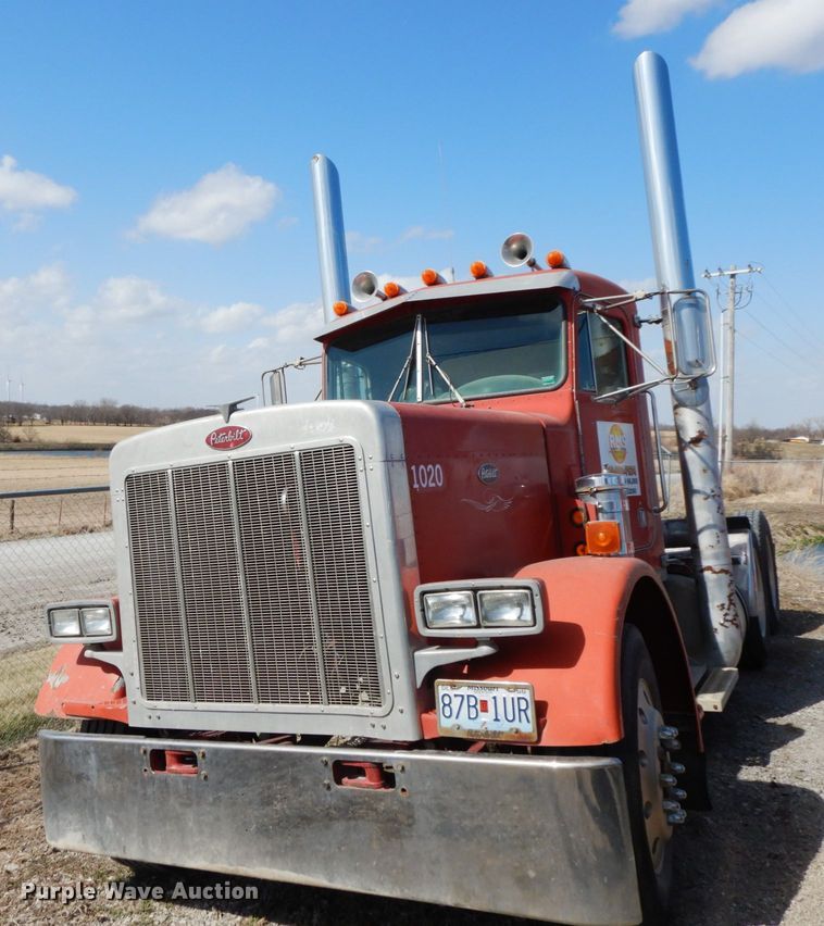 image for item IX9321 1986 Peterbilt 359  semi truck