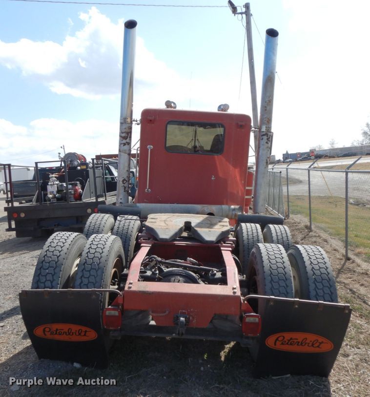 image for item IX9321 1986 Peterbilt 359  semi truck