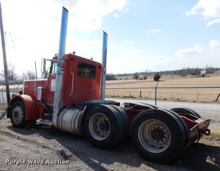 image for item IX9321 1986 Peterbilt 359  semi truck