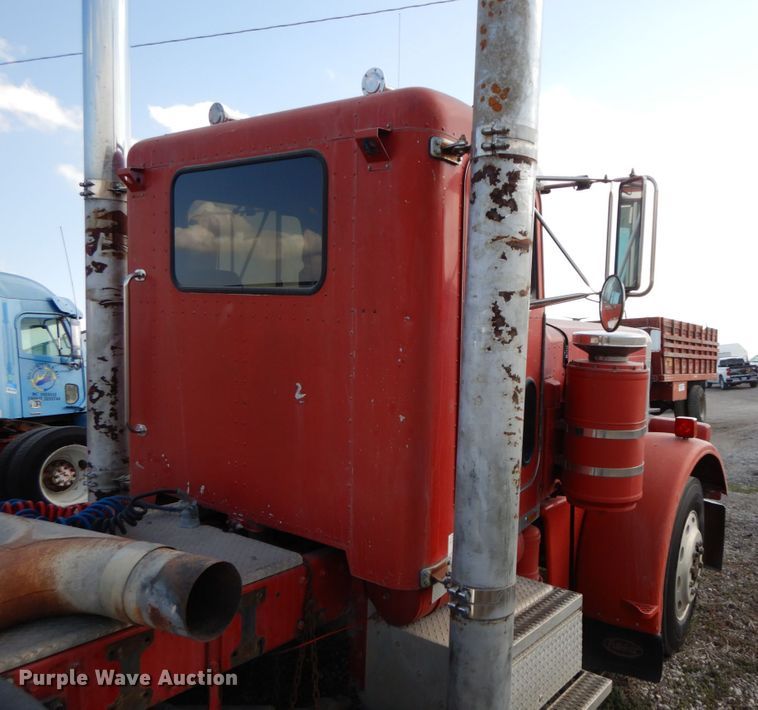image for item IX9321 1986 Peterbilt 359  semi truck