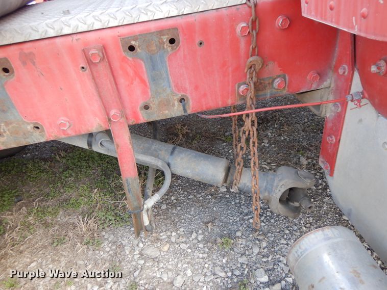 image for item IX9321 1986 Peterbilt 359  semi truck