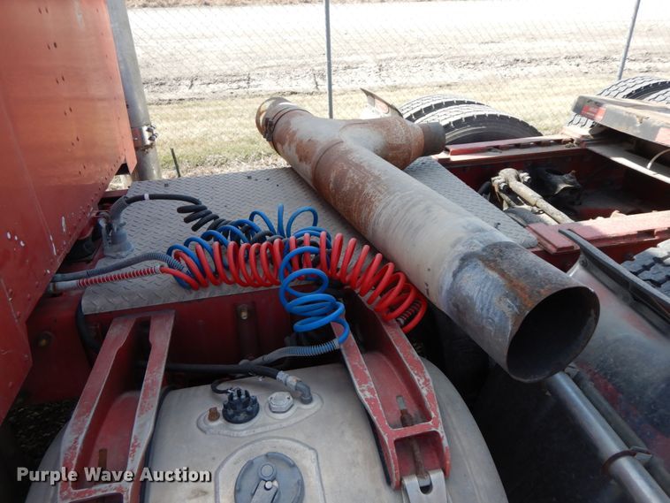 image for item IX9321 1986 Peterbilt 359  semi truck