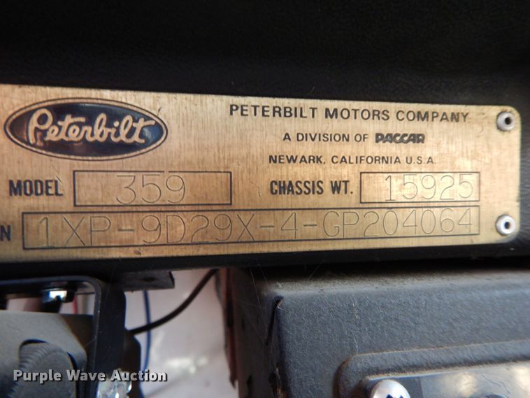 image for item IX9321 1986 Peterbilt 359  semi truck