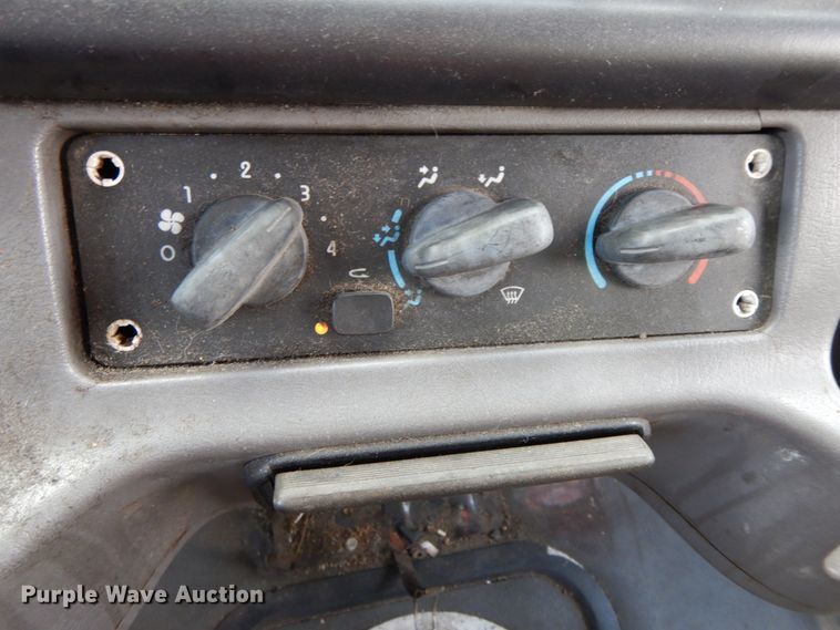 image for item IX9323 2006 Freightliner Business Class M2  box truck