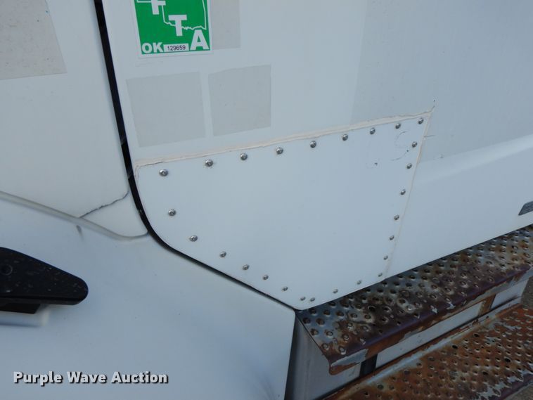 image for item IX9323 2006 Freightliner Business Class M2  box truck