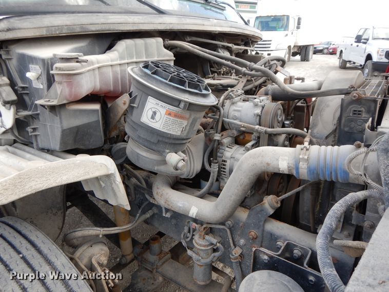 image for item IX9323 2006 Freightliner Business Class M2  box truck