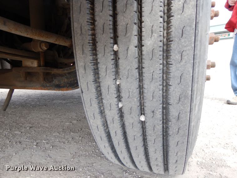 image for item IX9323 2006 Freightliner Business Class M2  box truck