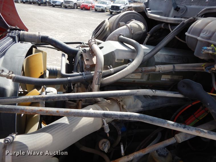 image for item IX9324 2005 Freightliner Columbia  semi truck