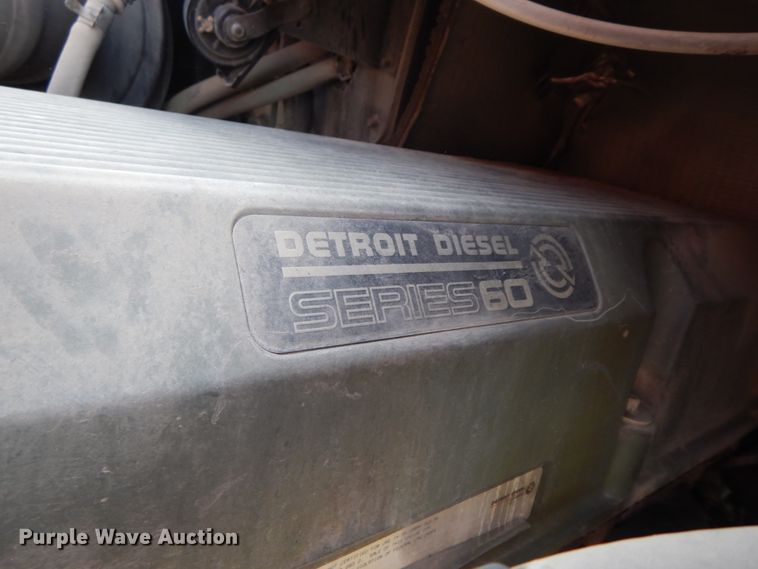 image for item IX9324 2005 Freightliner Columbia  semi truck