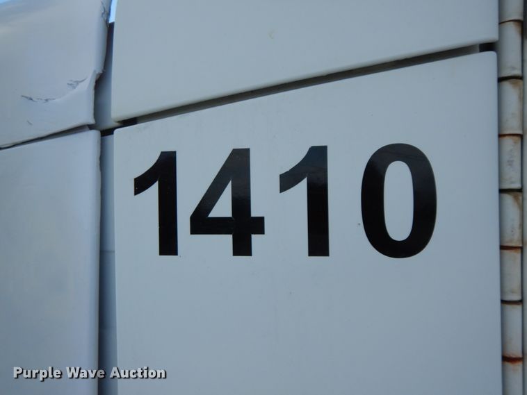 image for item IX9324 2005 Freightliner Columbia  semi truck