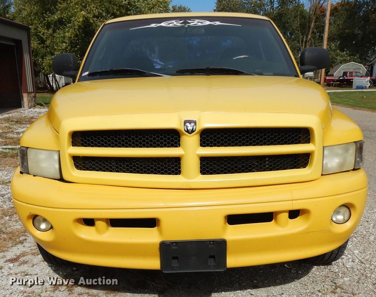 image for item DF6687 1999 Dodge Ram 1500  Quad Cab pickup truck