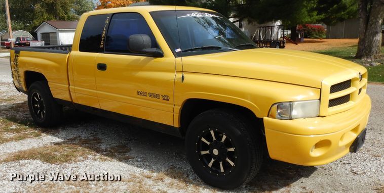 image for item DF6687 1999 Dodge Ram 1500  Quad Cab pickup truck