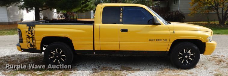 image for item DF6687 1999 Dodge Ram 1500  Quad Cab pickup truck