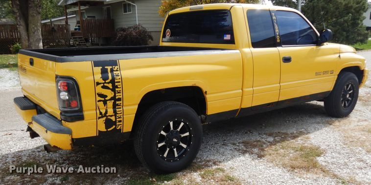 image for item DF6687 1999 Dodge Ram 1500  Quad Cab pickup truck