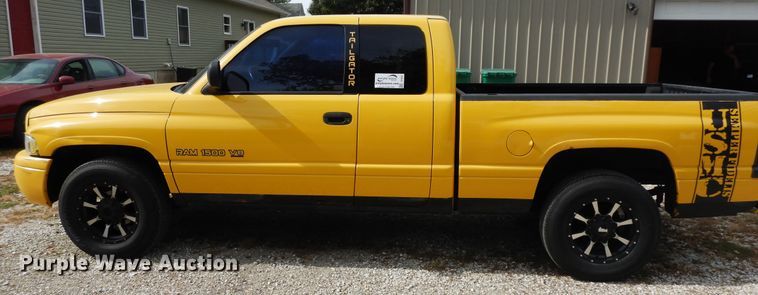 image for item DF6687 1999 Dodge Ram 1500  Quad Cab pickup truck