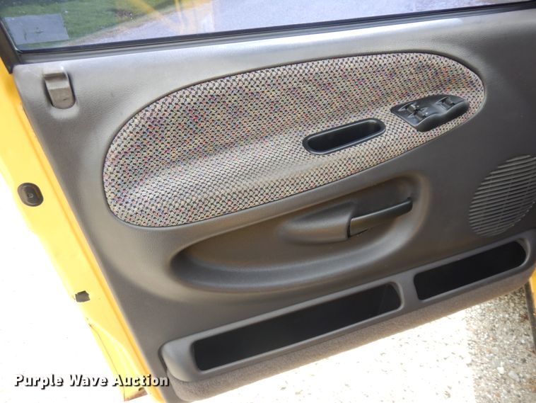 image for item DF6687 1999 Dodge Ram 1500  Quad Cab pickup truck