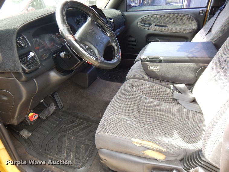 image for item DF6687 1999 Dodge Ram 1500  Quad Cab pickup truck