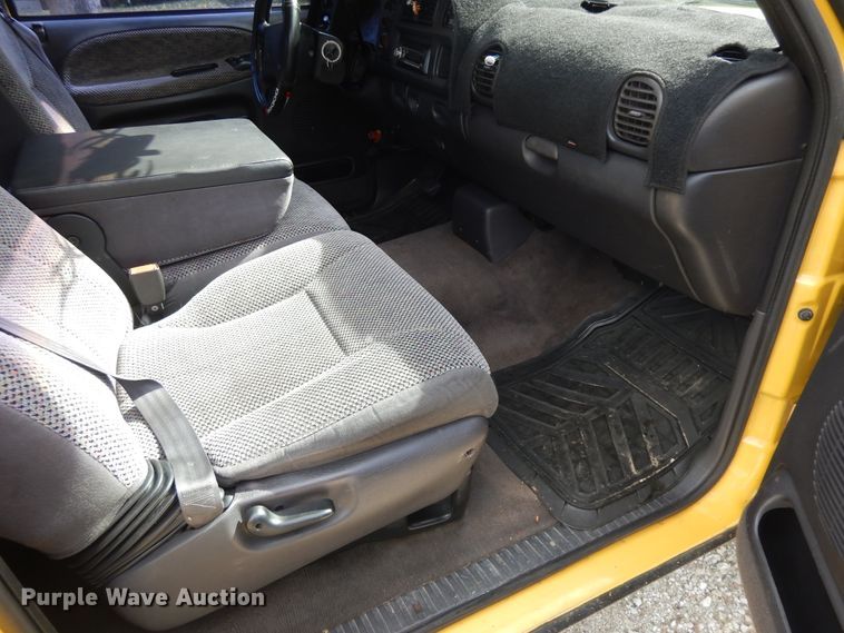 image for item DF6687 1999 Dodge Ram 1500  Quad Cab pickup truck