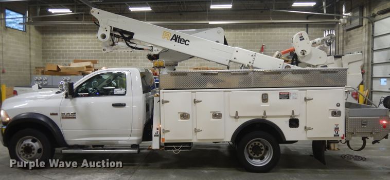 image for item DF6763 2015 Dodge Ram 5500  bucket truck