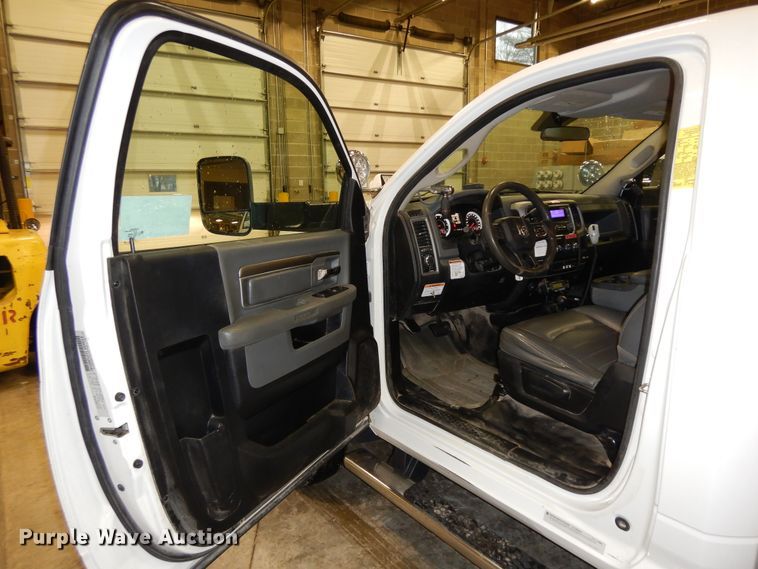 image for item DF6763 2015 Dodge Ram 5500  bucket truck